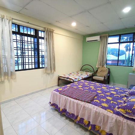 Cosy Homestay Ulu Tiram Kültér fotó
