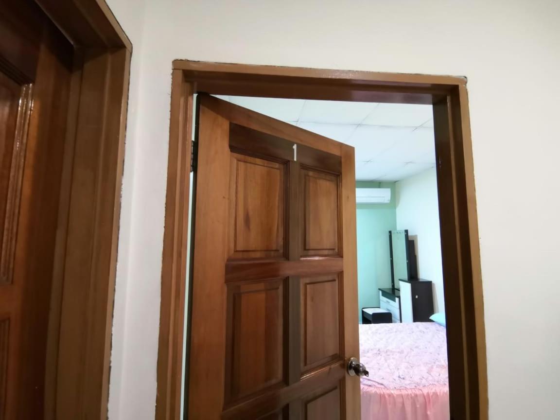 Cosy Homestay Ulu Tiram Kültér fotó