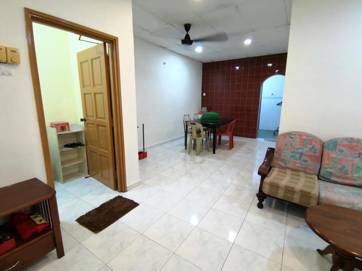 Cosy Homestay Ulu Tiram Kültér fotó